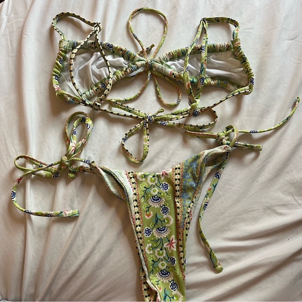 Floral pattern tie bikini set - Picture 6 of 8